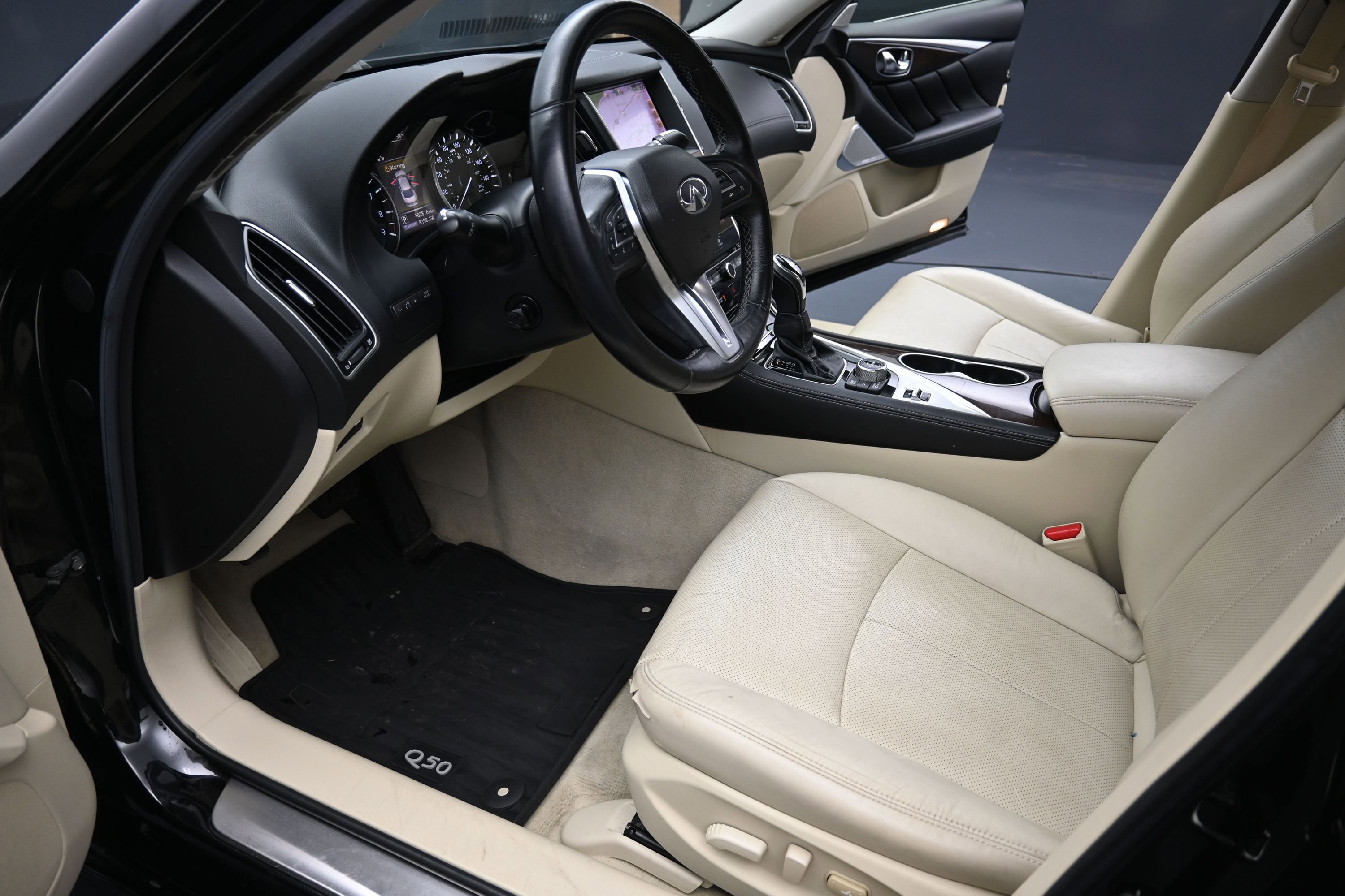 Used 2018 INFINITI Q50 Luxe w/ Sensory Package (Luxe) RWD image 12