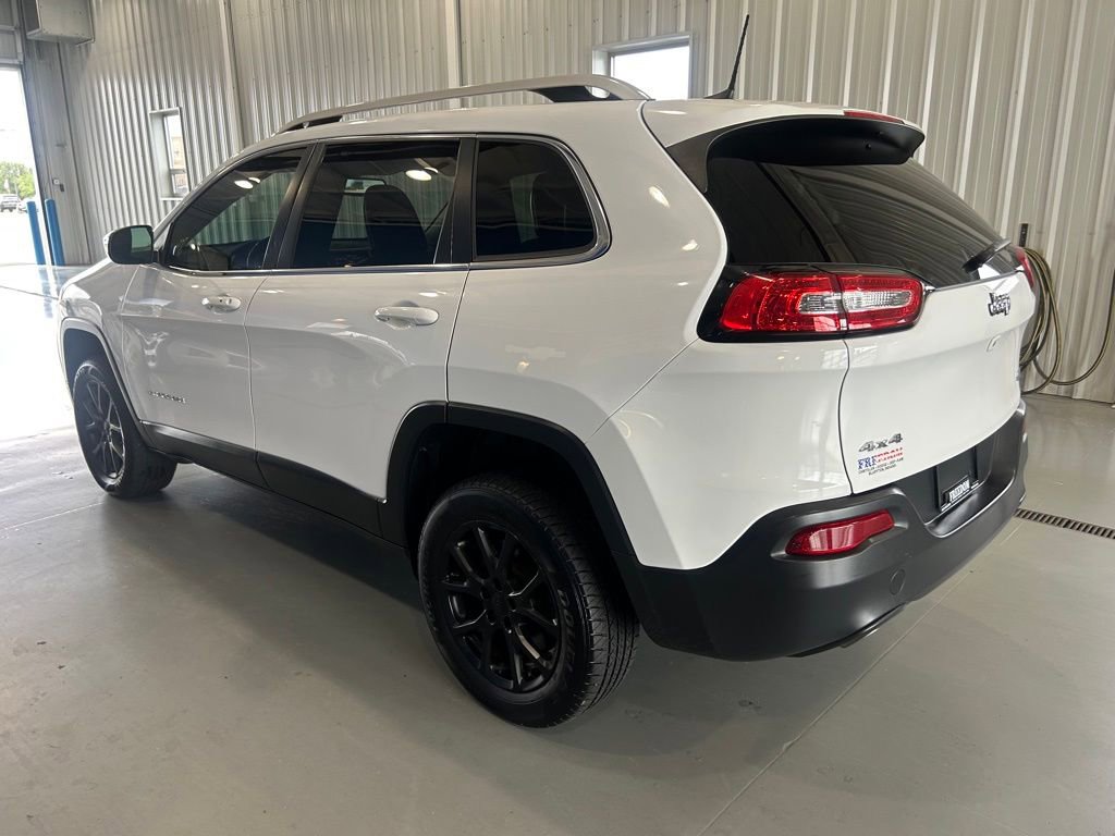 Used 2018 Jeep Cherokee Latitude Plus w/ Cold Weather Group image 4
