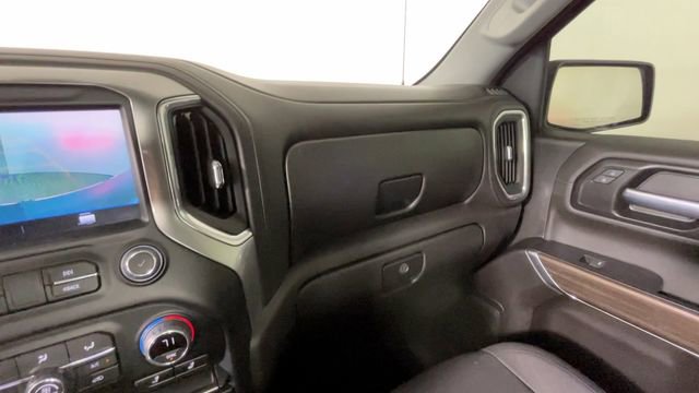 Used 2022 Chevrolet Silverado 1500 LT Trail Boss AWD/4WD image 33