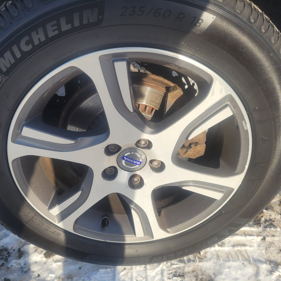 Used 2015 Volvo XC60 T6 Platinum w/ Climate Package image 43