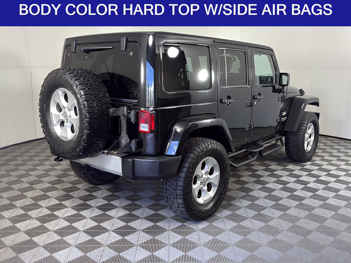 Used 2015 Jeep Wrangler Unlimited Sahara w/ Connectivity Group image 5