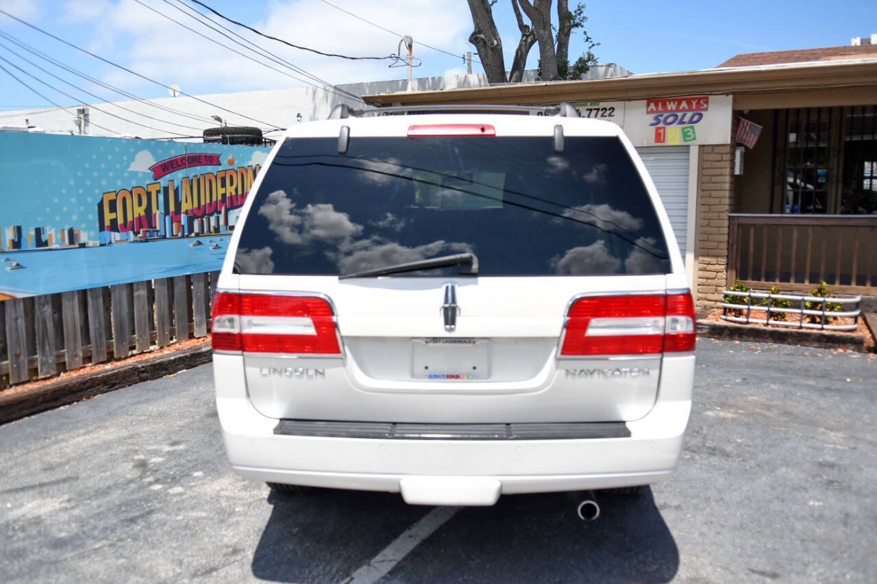 Used 2014 Lincoln Navigator L 2WD image 31