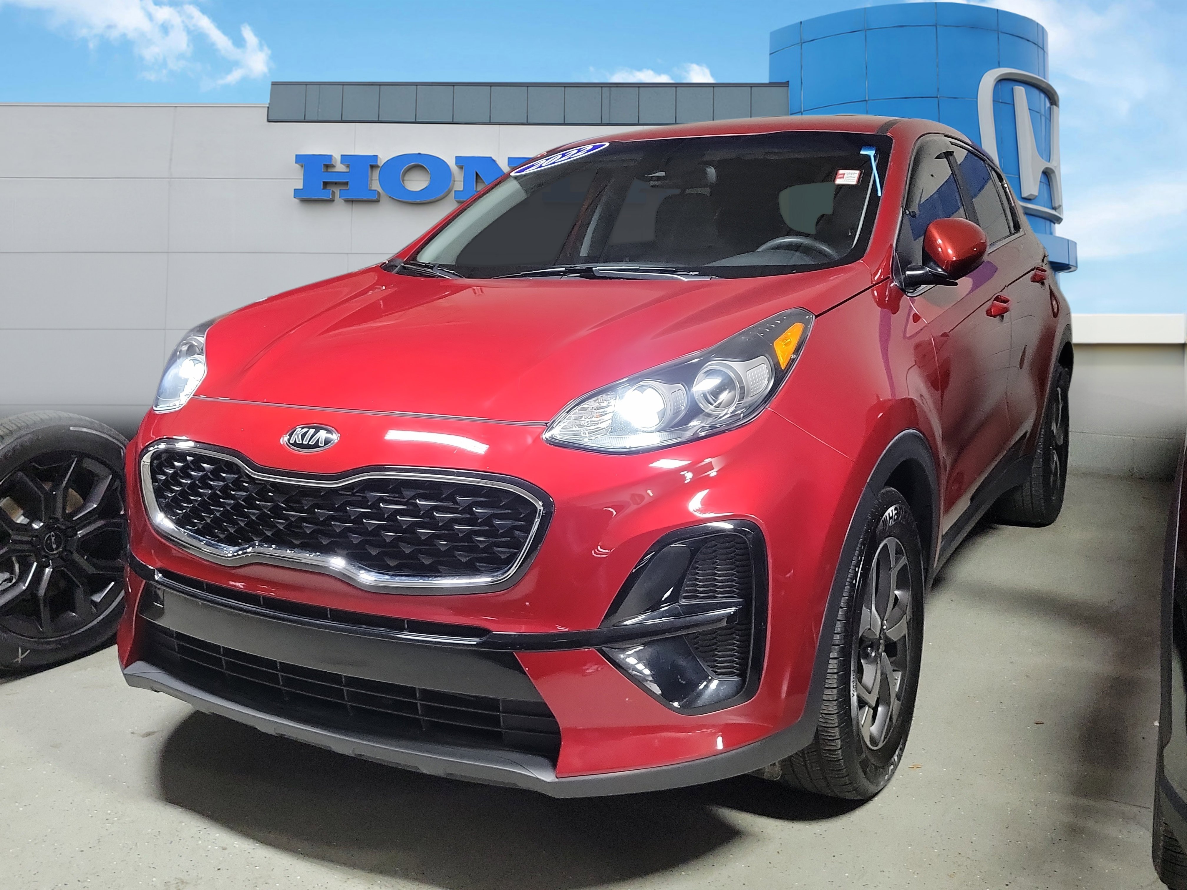 Used 2022 Kia Sportage LX image 2