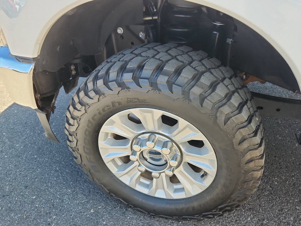 Used 2022 Ford F250 XL w/ STX Appearance Package AWD/4WD image 16