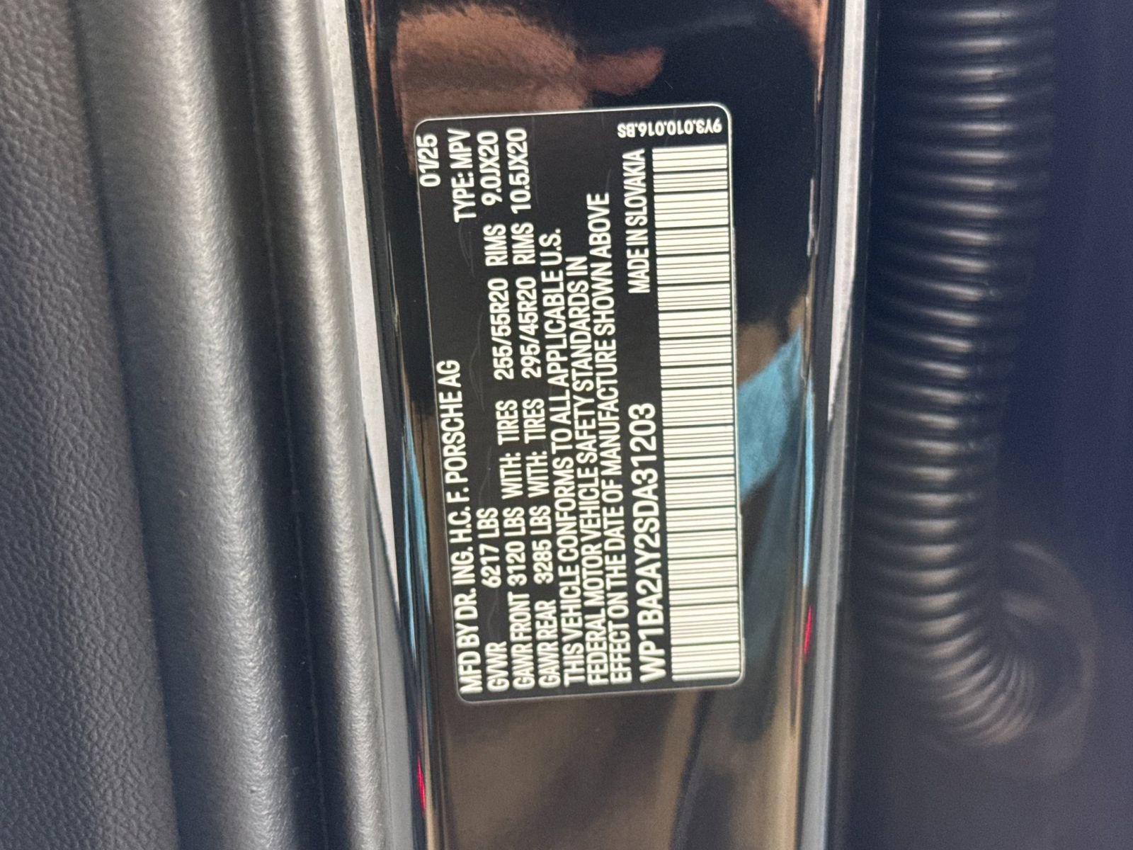 Certified 2025 Porsche Cayenne Coupe image 36