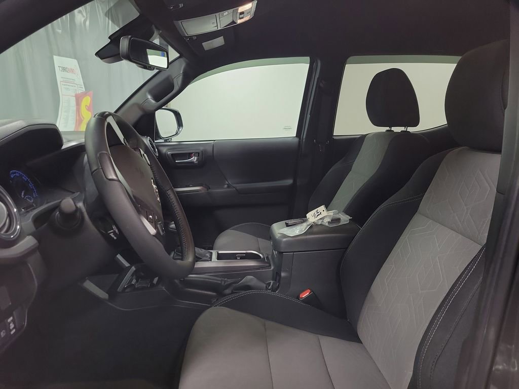 Used 2022 Toyota Tacoma TRD Sport AWD/4WD image 12