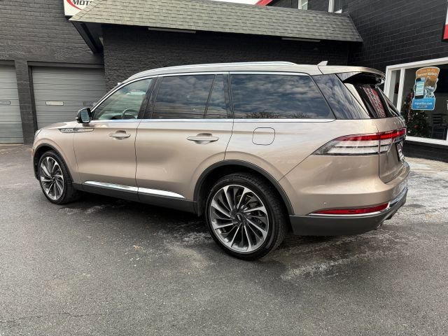 Used 2020 Lincoln Aviator Reserve w/ Equipment Group 202A image 4