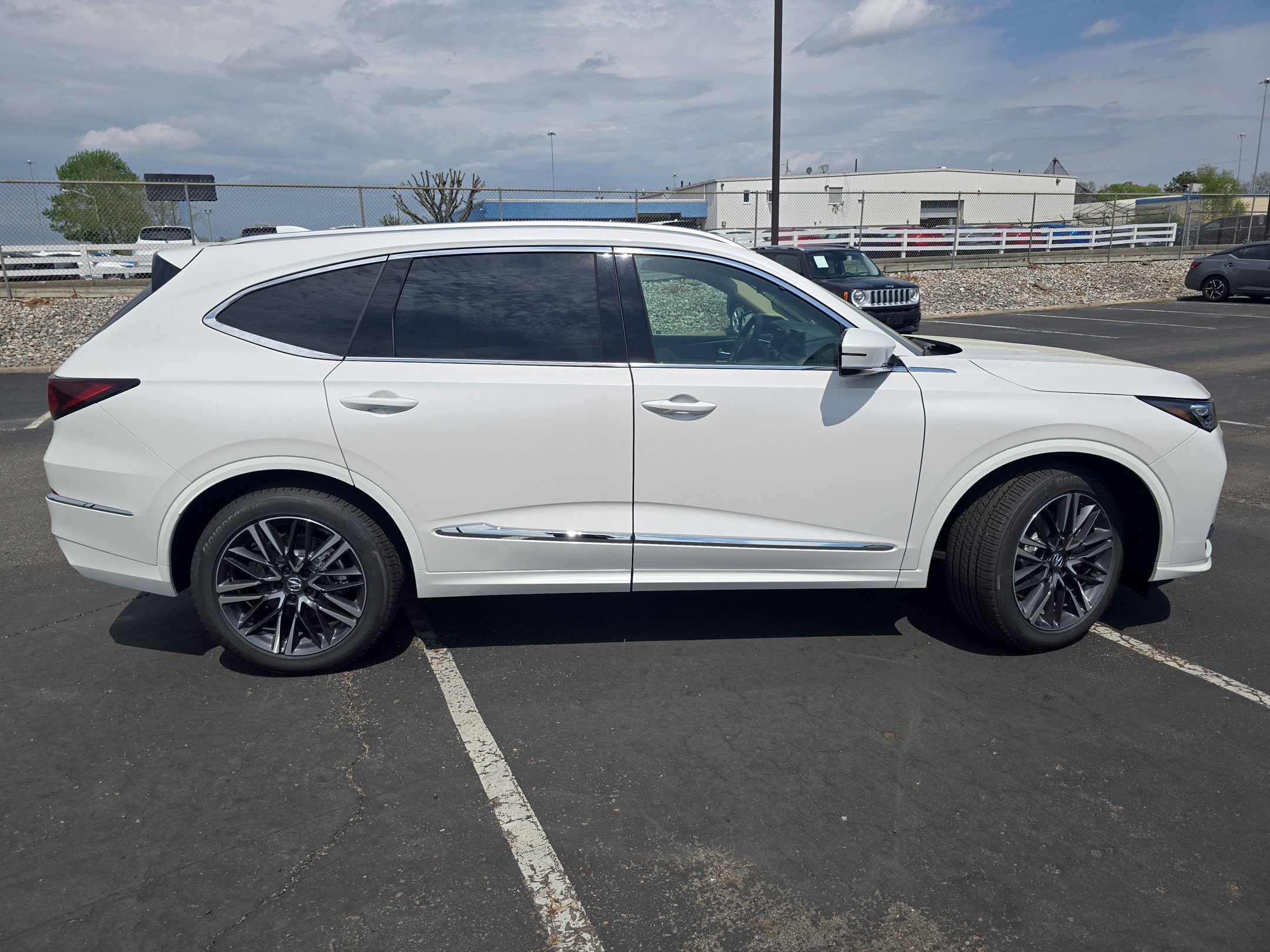 New 2026 Acura MDX w/ Advance Package AWD/4WD image 4