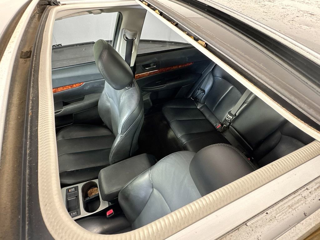 Used 2011 Subaru Outback 2.5i Limited image 24