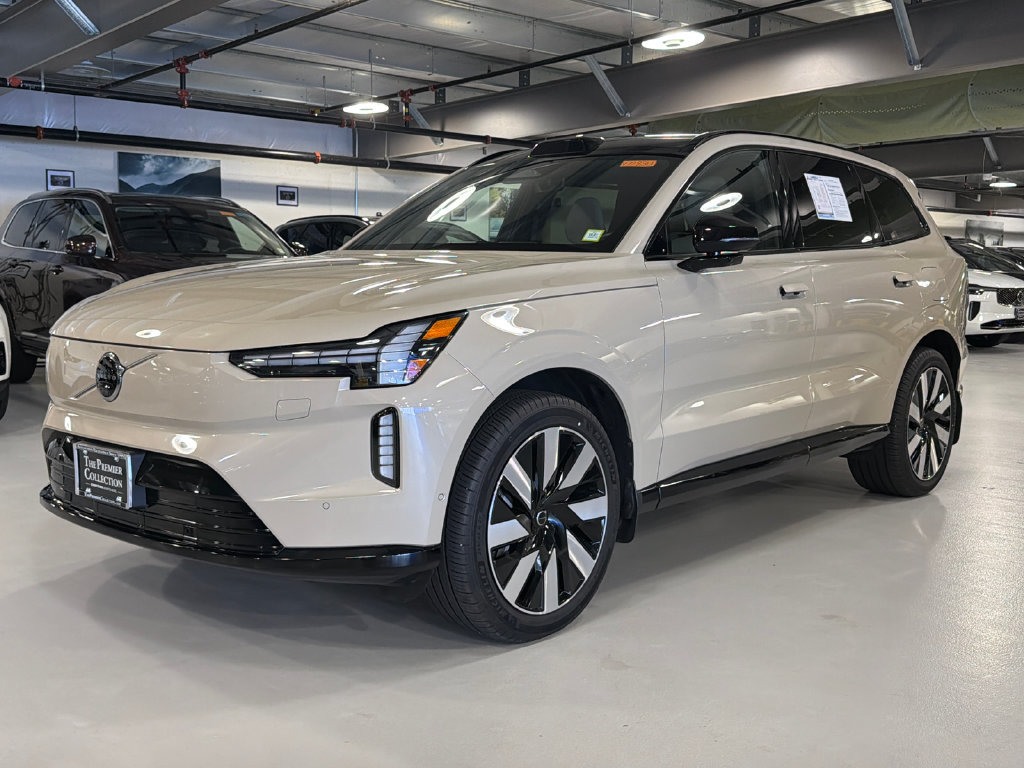 Certified 2025 Volvo EX90 Plus AWD/4WD image 3