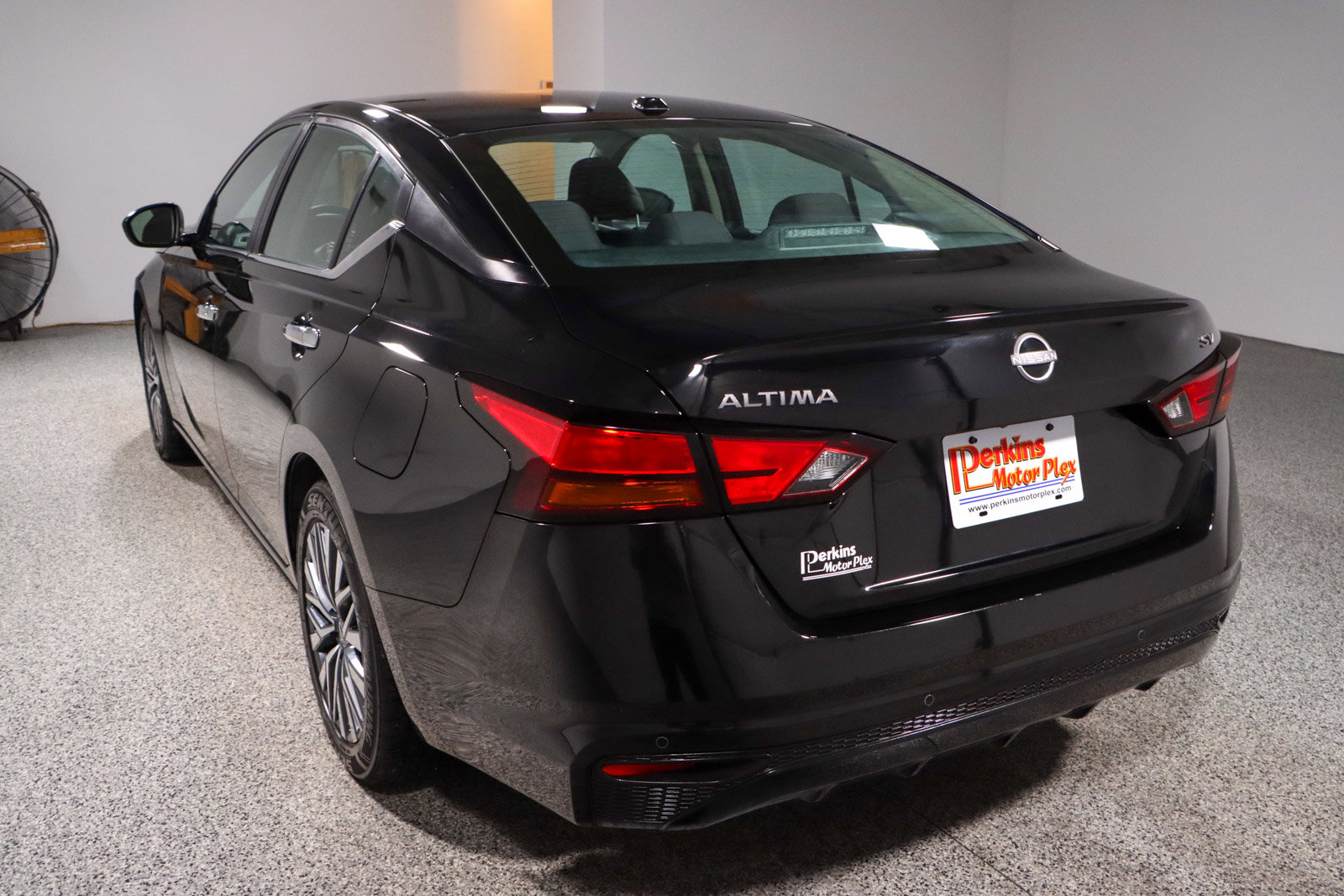 Used 2024 Nissan Altima 2.5 SV image 9