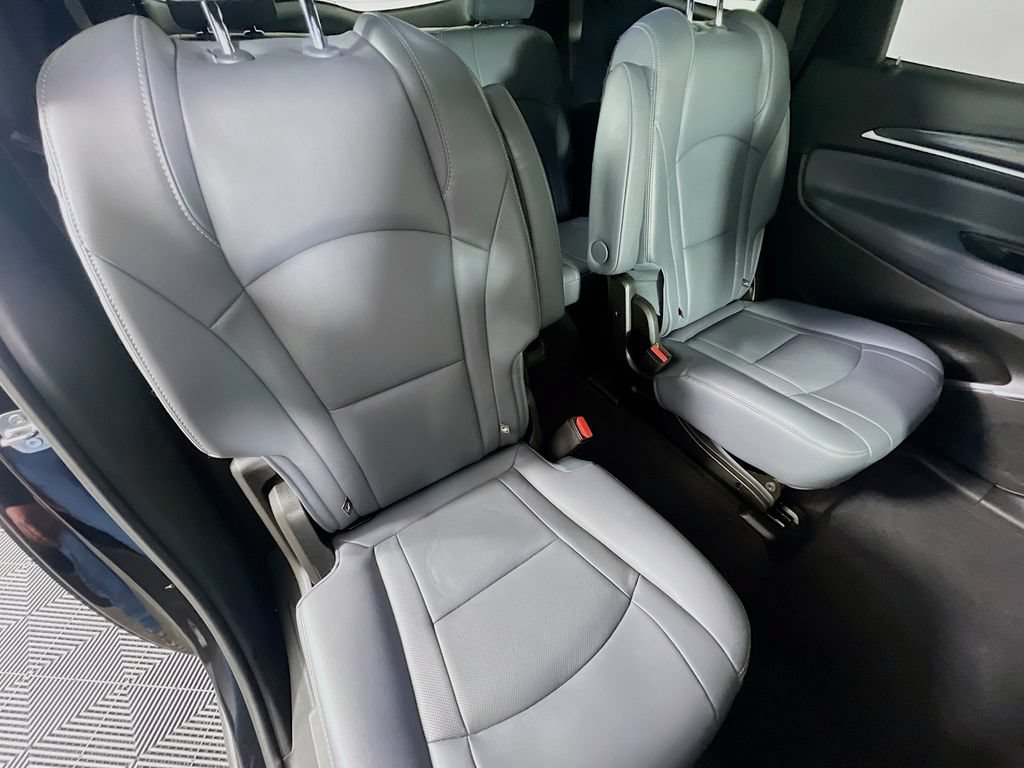 Used 2023 Buick Enclave Essence w/ Experience Buick Package AWD/4WD image 28