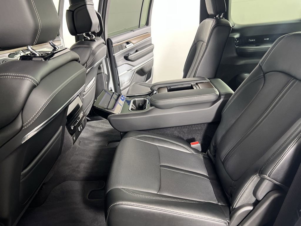 Used 2024 Jeep Grand Wagoneer Series I AWD/4WD image 27