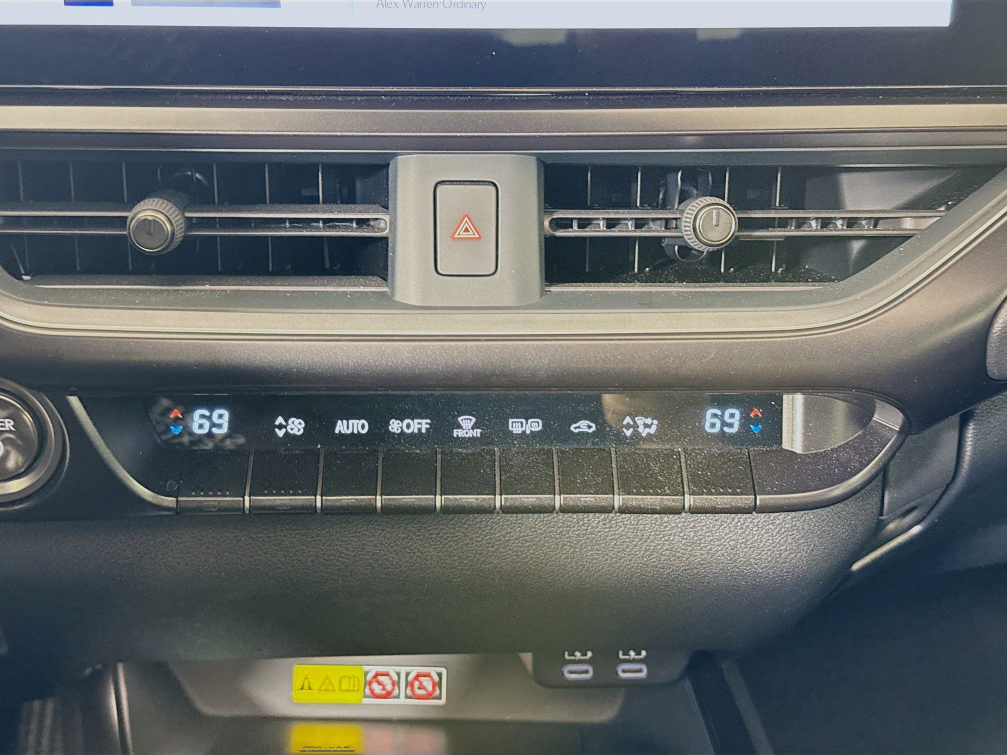 Used 2023 Lexus UX 250h AWD w/ Premium Package image 17