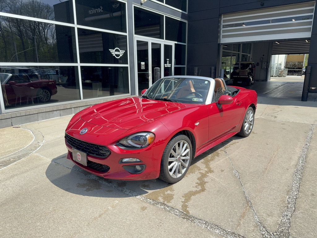 Used 2019 FIAT 124 Spider Lusso w/ Convenience Group image 2
