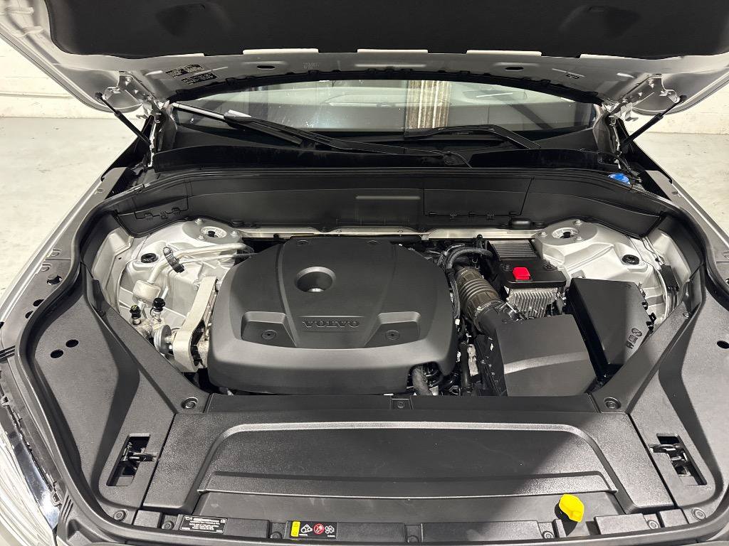 Used 2019 Volvo XC90 T6 Momentum w/ Protection Package AWD/4WD image 14