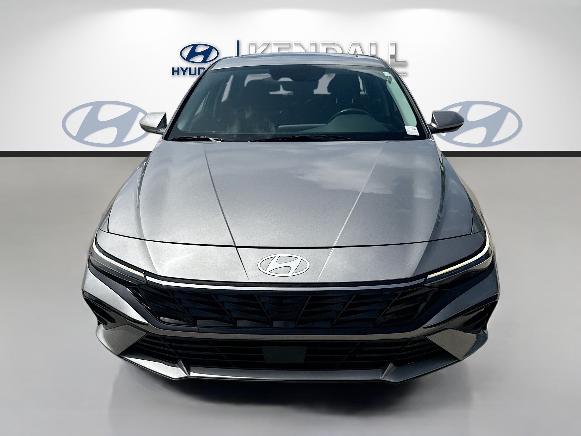 Used 2025 Hyundai Elantra SEL w/ Cargo Package FWD image 2