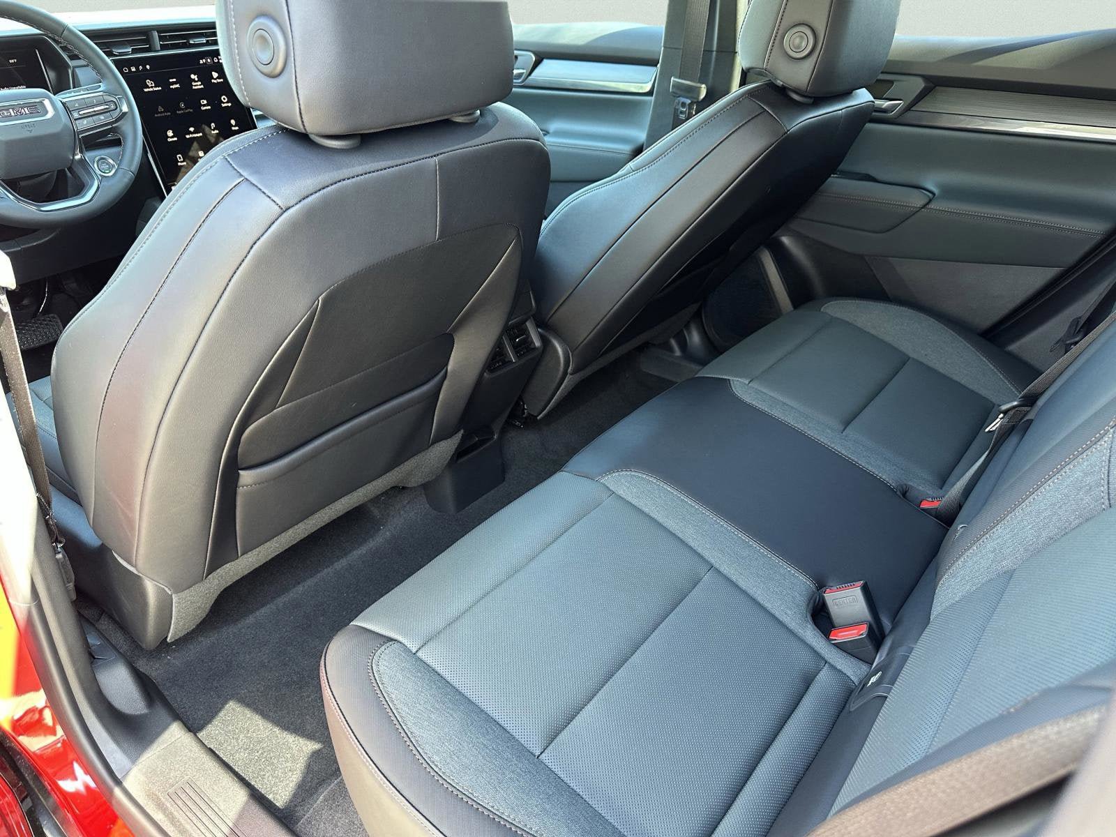 New 2026 GMC Terrain AT4 w/ Technology Package II AWD/4WD image 17