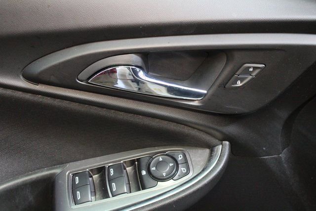 Used 2022 Chevrolet Malibu LT FWD image 14