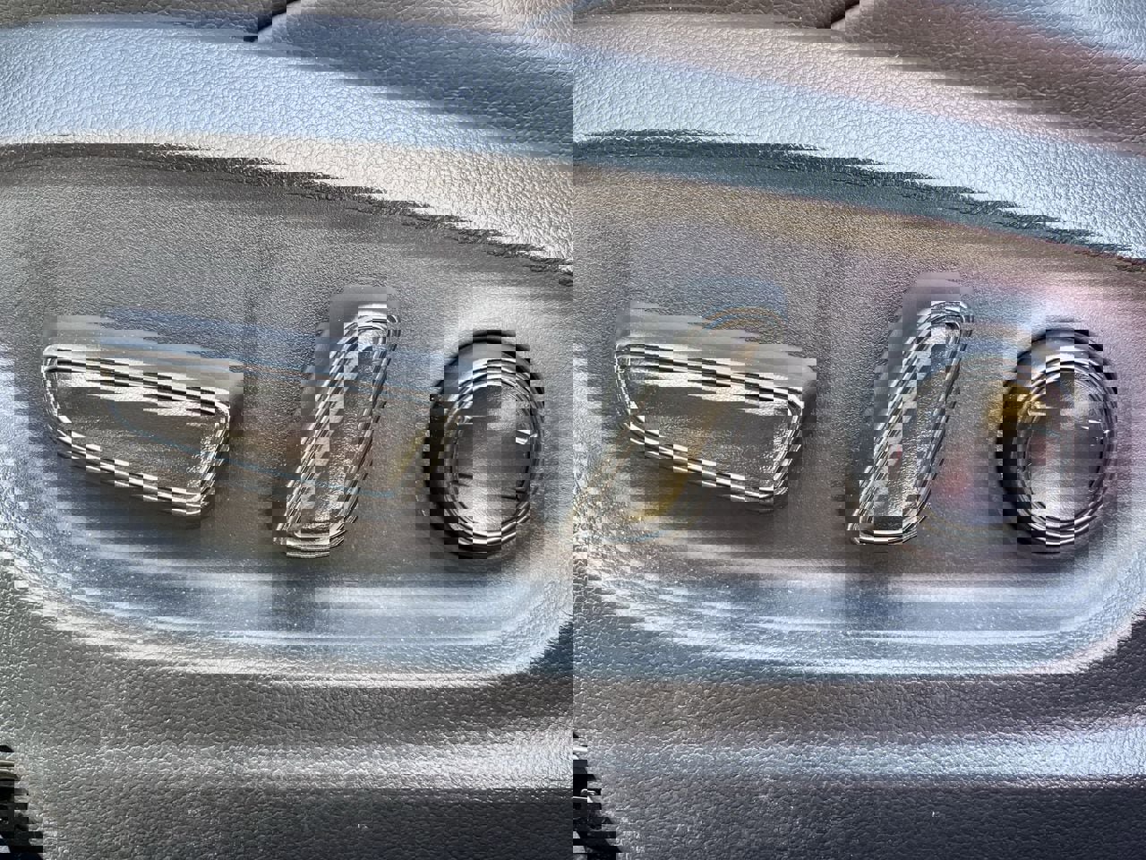 Used 2025 Toyota Corolla Cross AWD Hybrid w/ Convenience Package image 24