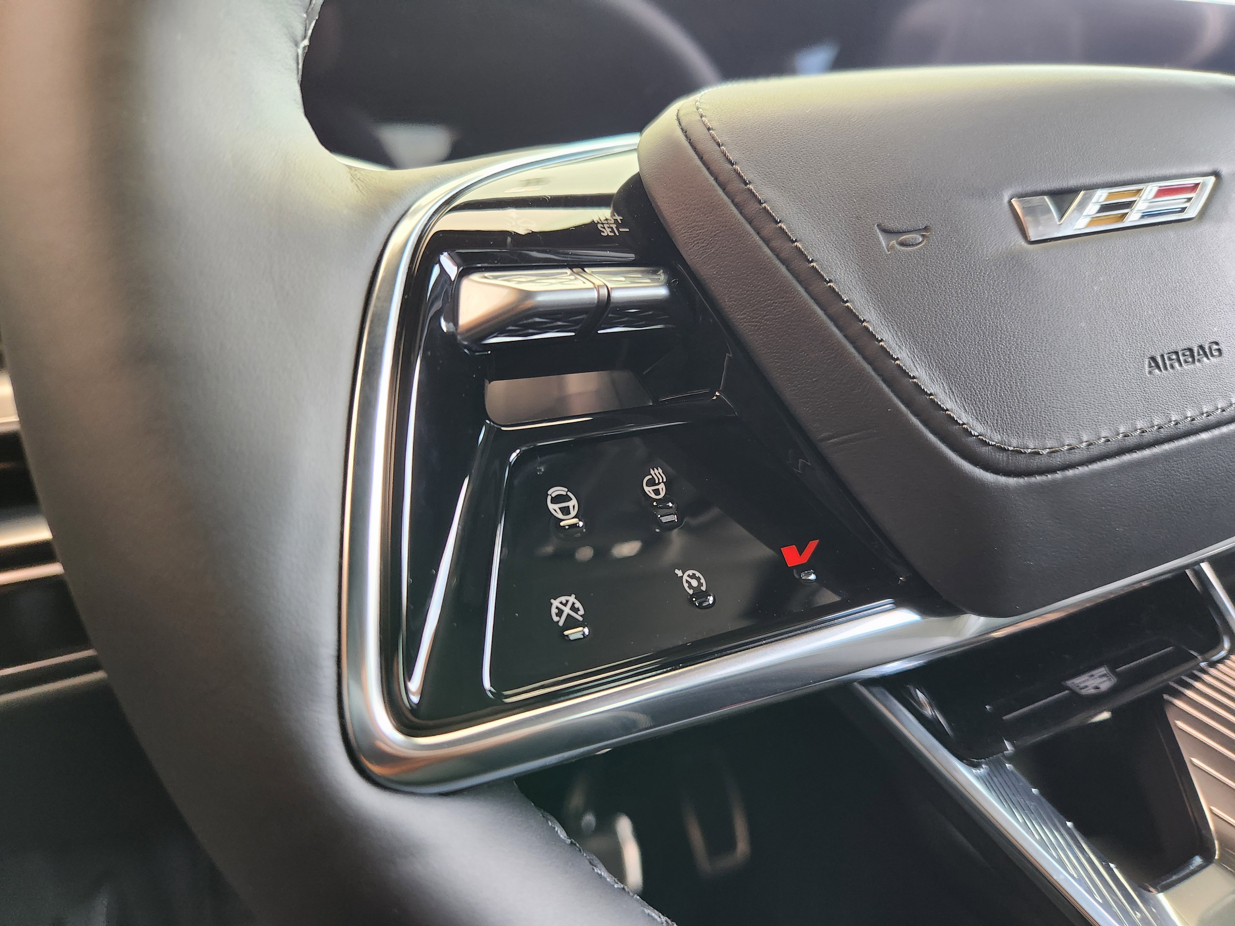 New 2026 Cadillac Lyriq V w/ Exterior Carbon Fiber Package image 32