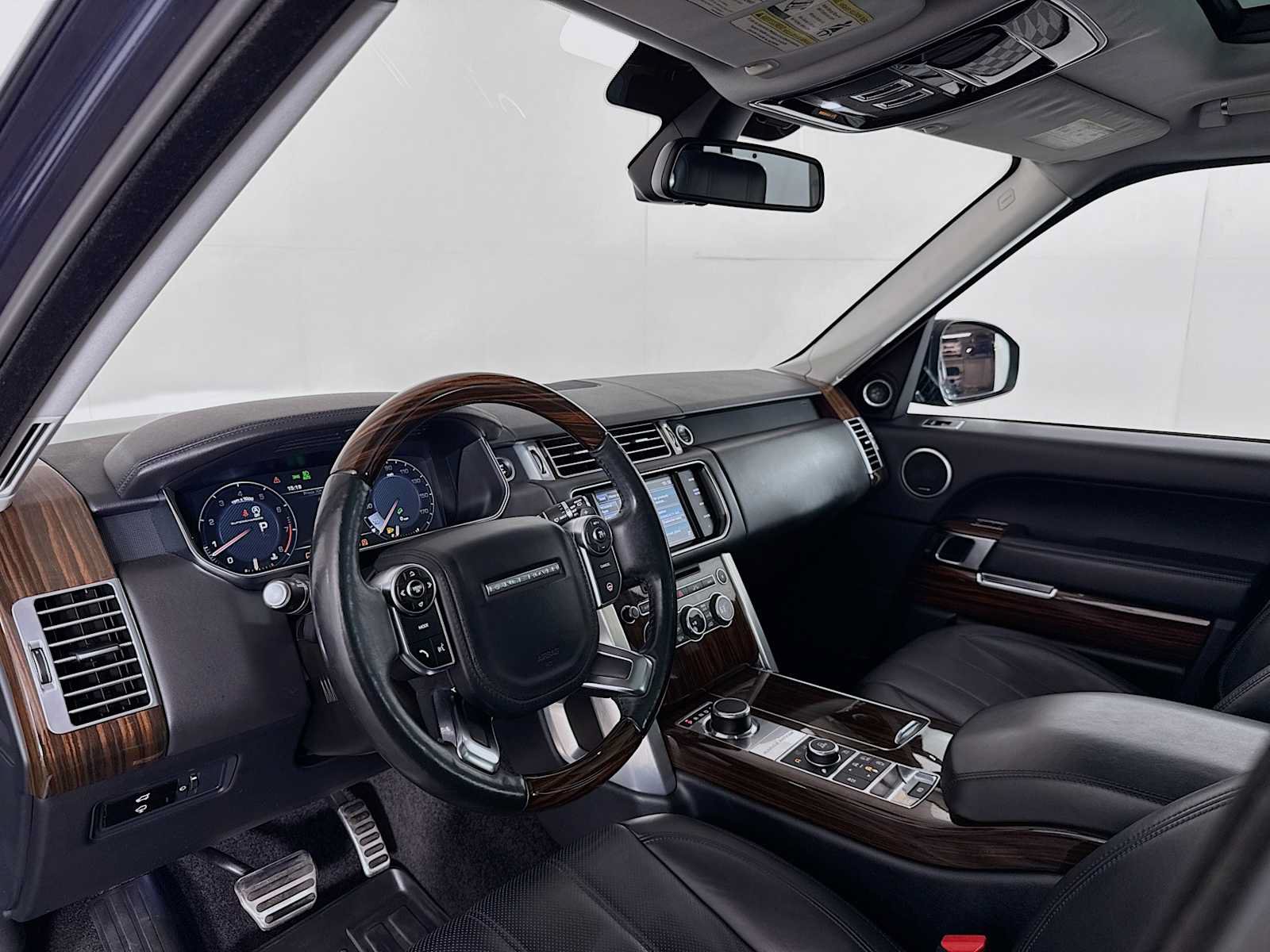 Used 2015 Land Rover Range Rover Supercharged AWD/4WD image 9
