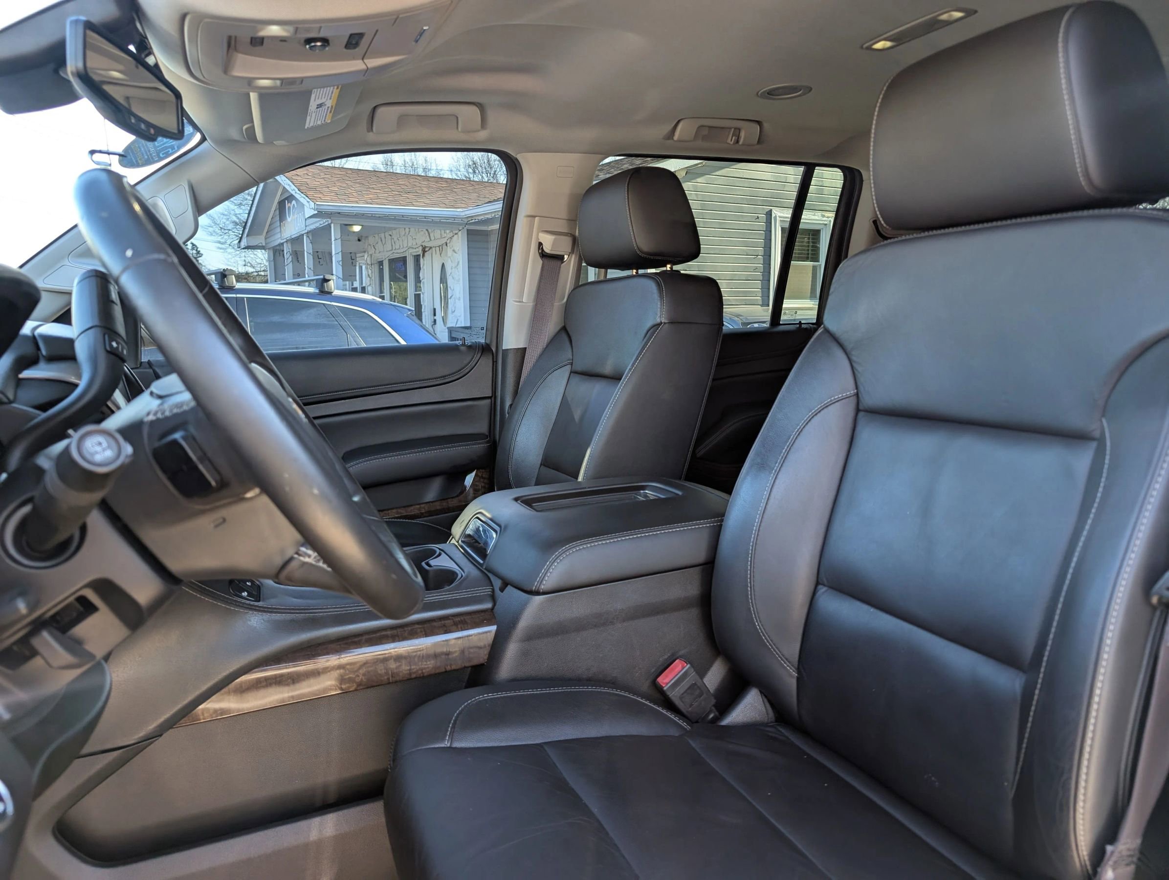 Used 2016 Chevrolet Suburban LT image 18