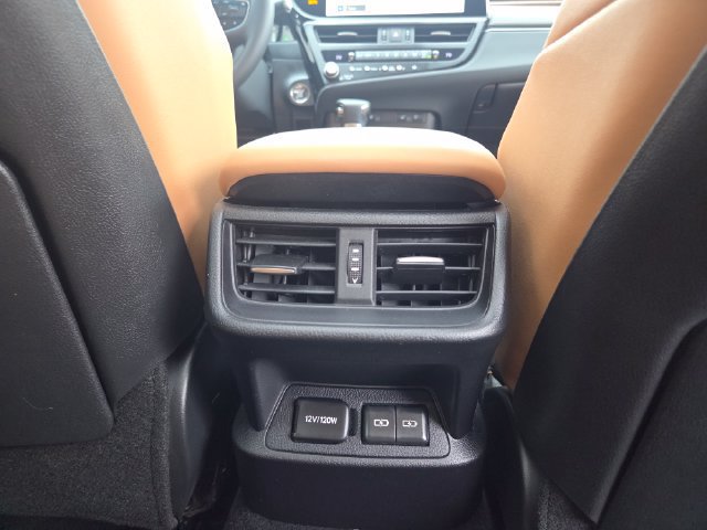 Used 2025 Lexus ES 350 w/ Accessory Package (Z1) FWD image 31