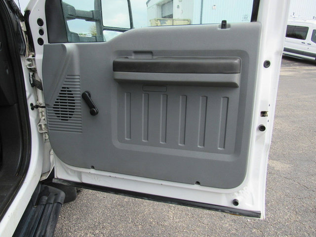 Used 2015 Ford F550 2WD Regular Cab Super Duty image 11