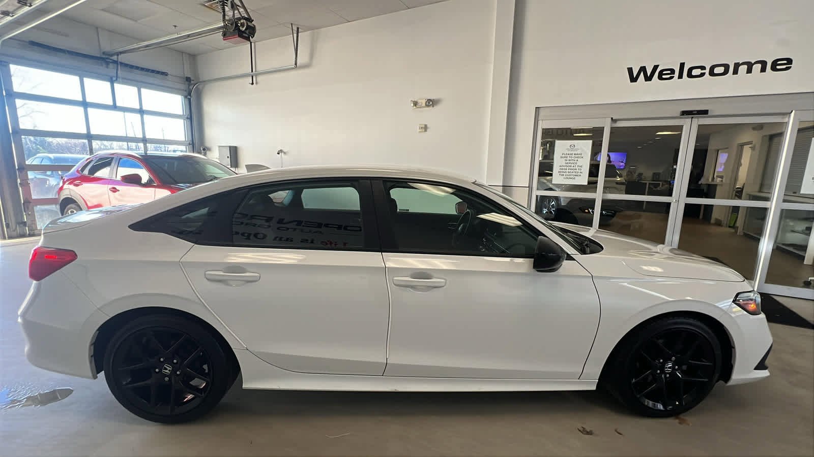 Used 2023 Honda Civic Sport image 2