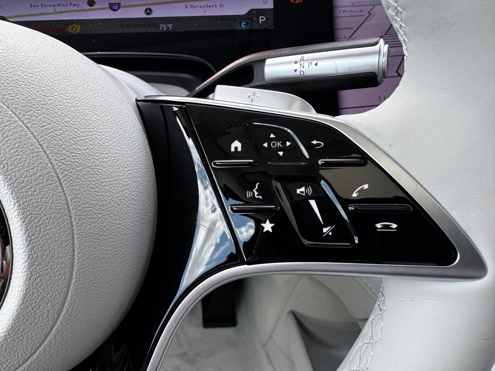New 2026 Mercedes-Benz EQS 400 4MATIC SUV image 24