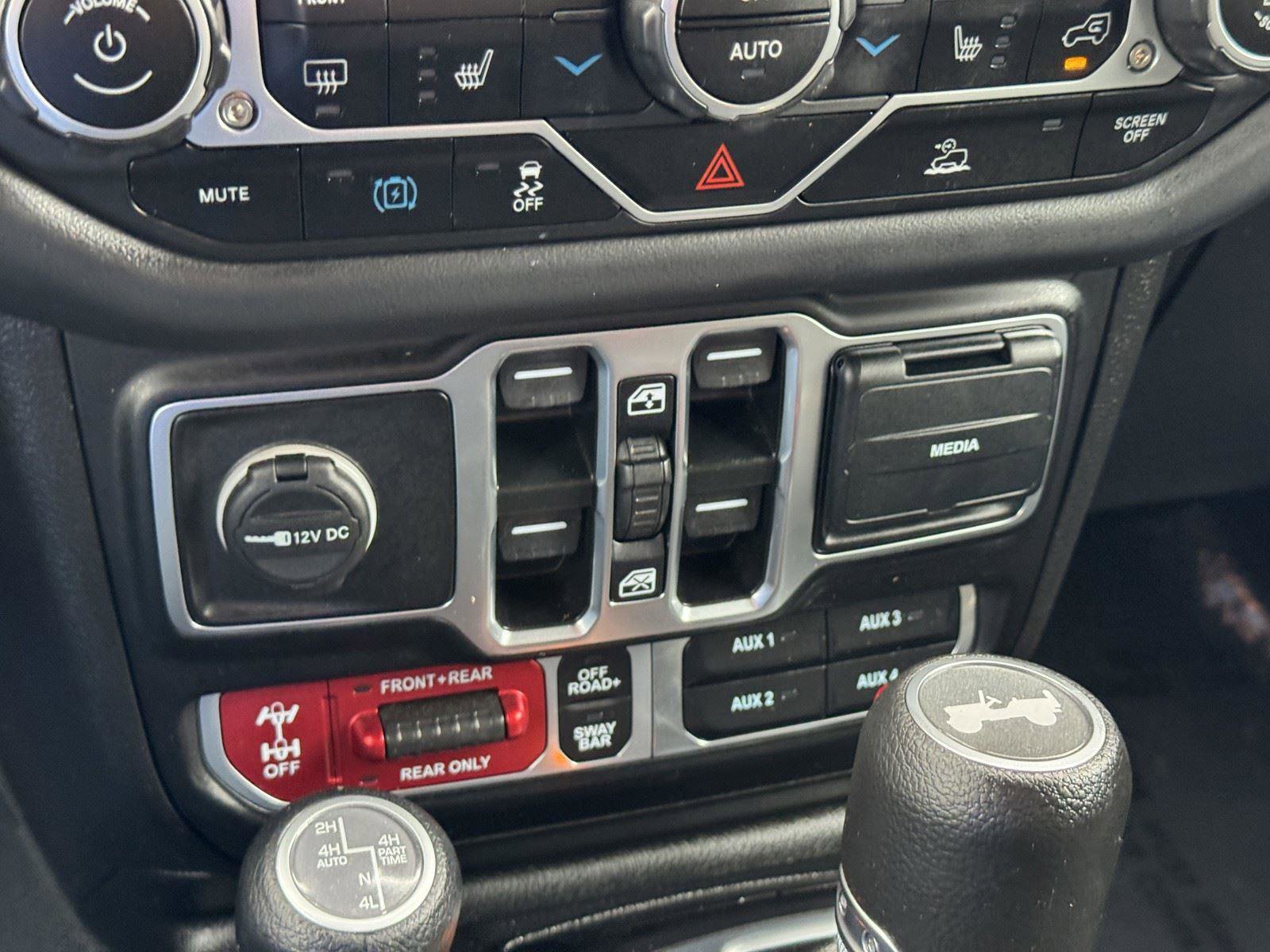 Certified 2025 Jeep Wrangler Unlimited Rubicon 4xe w/ Convenience Group image 20