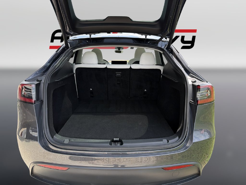 Used 2023 Tesla Model Y 2WD image 18