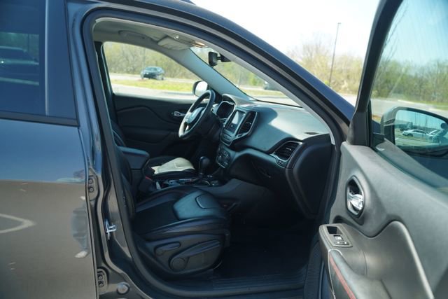 Used 2021 Jeep Cherokee Trailhawk image 20