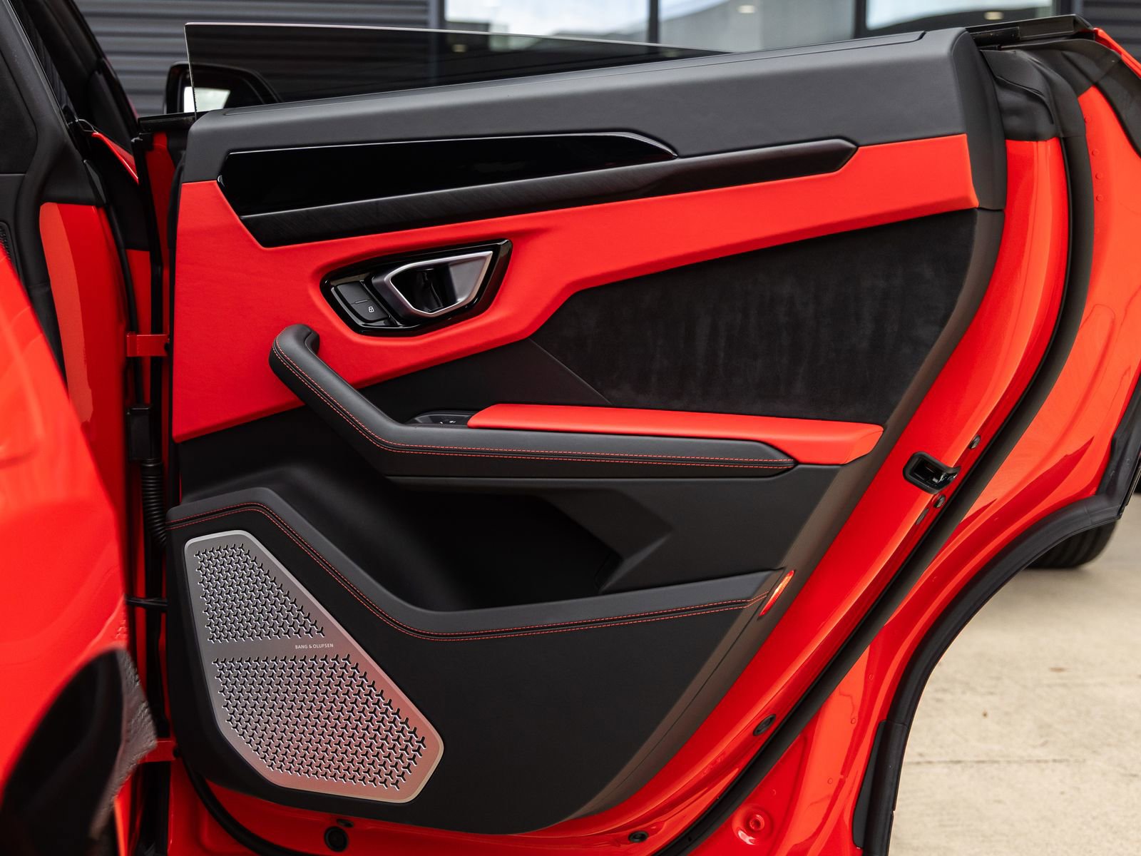 Used 2022 Lamborghini Urus image 42