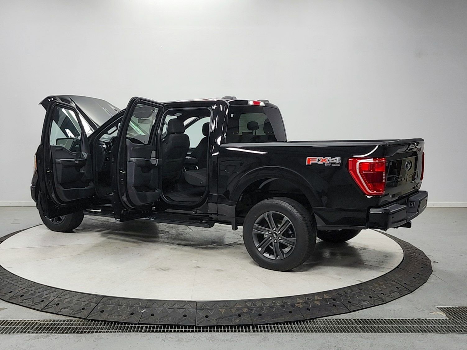 Used 2023 Ford F150 XLT w/ Equipment Group 302A High AWD/4WD image 13