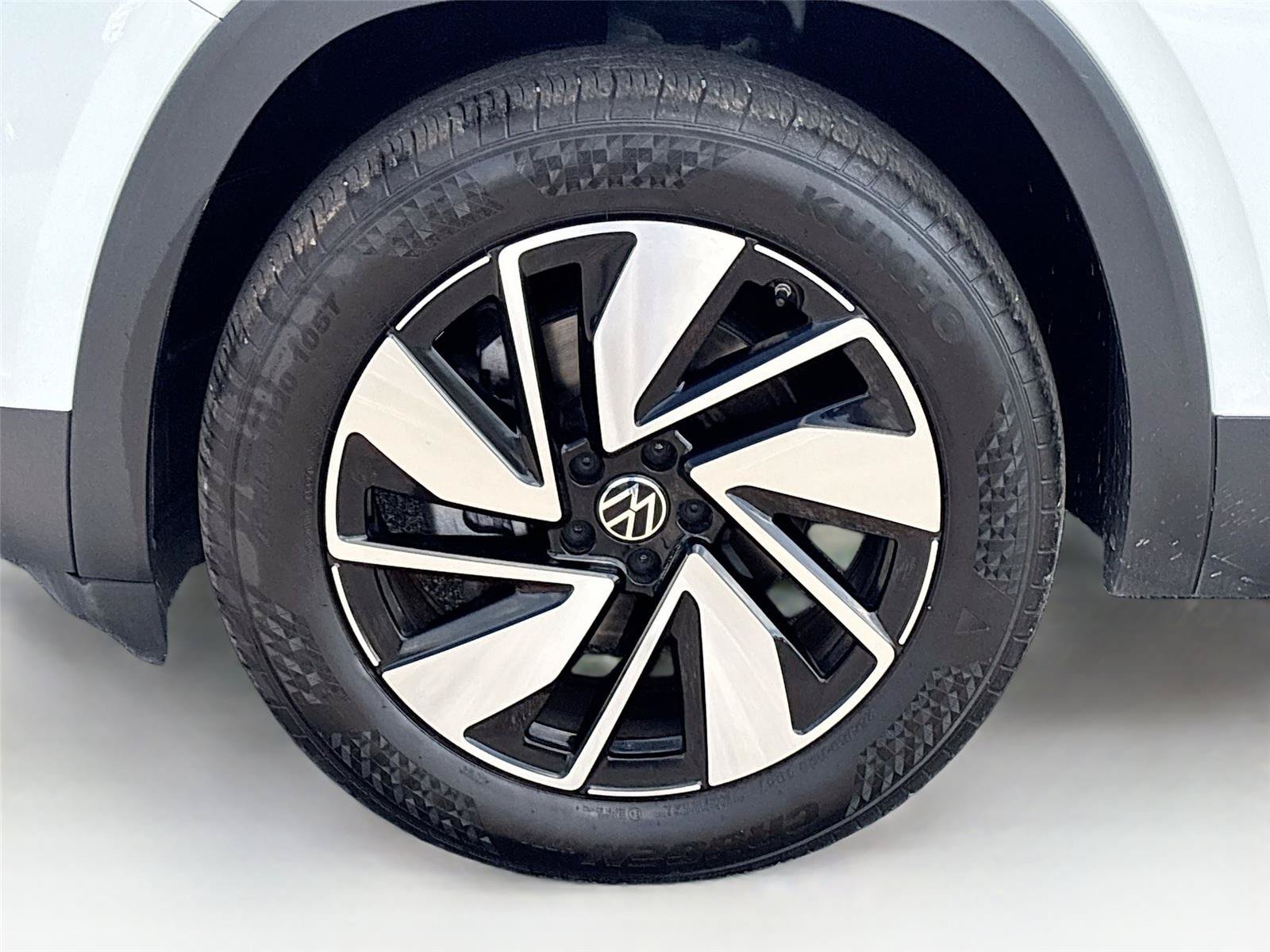 Used 2025 Volkswagen Atlas SE FWD image 35