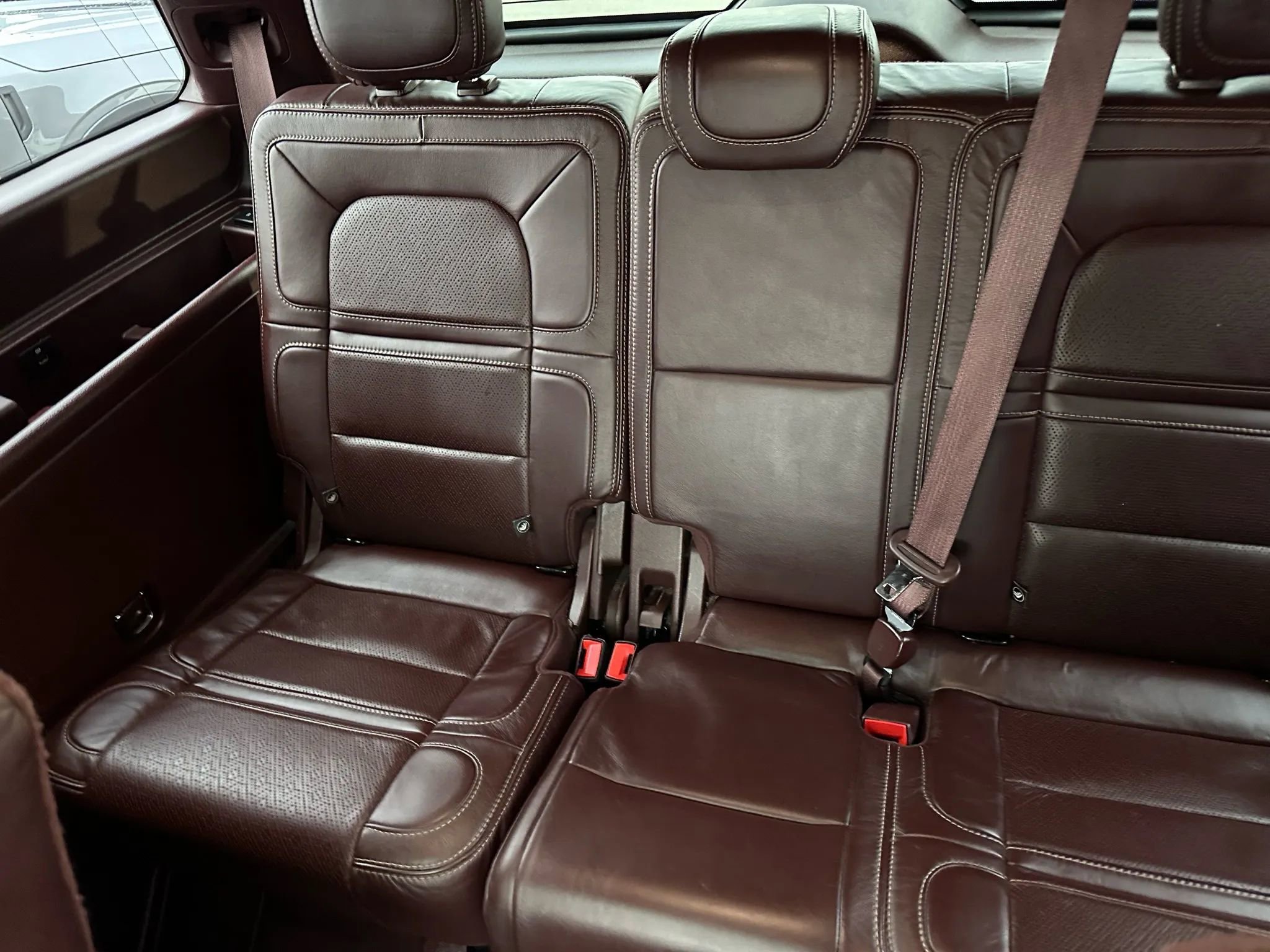 Used 2020 Lincoln Navigator Black Label w/ Cargo Convenience Package AWD/4WD image 11