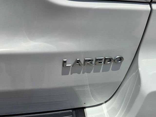 Used 2020 Jeep Grand Cherokee Laredo AWD/4WD image 5