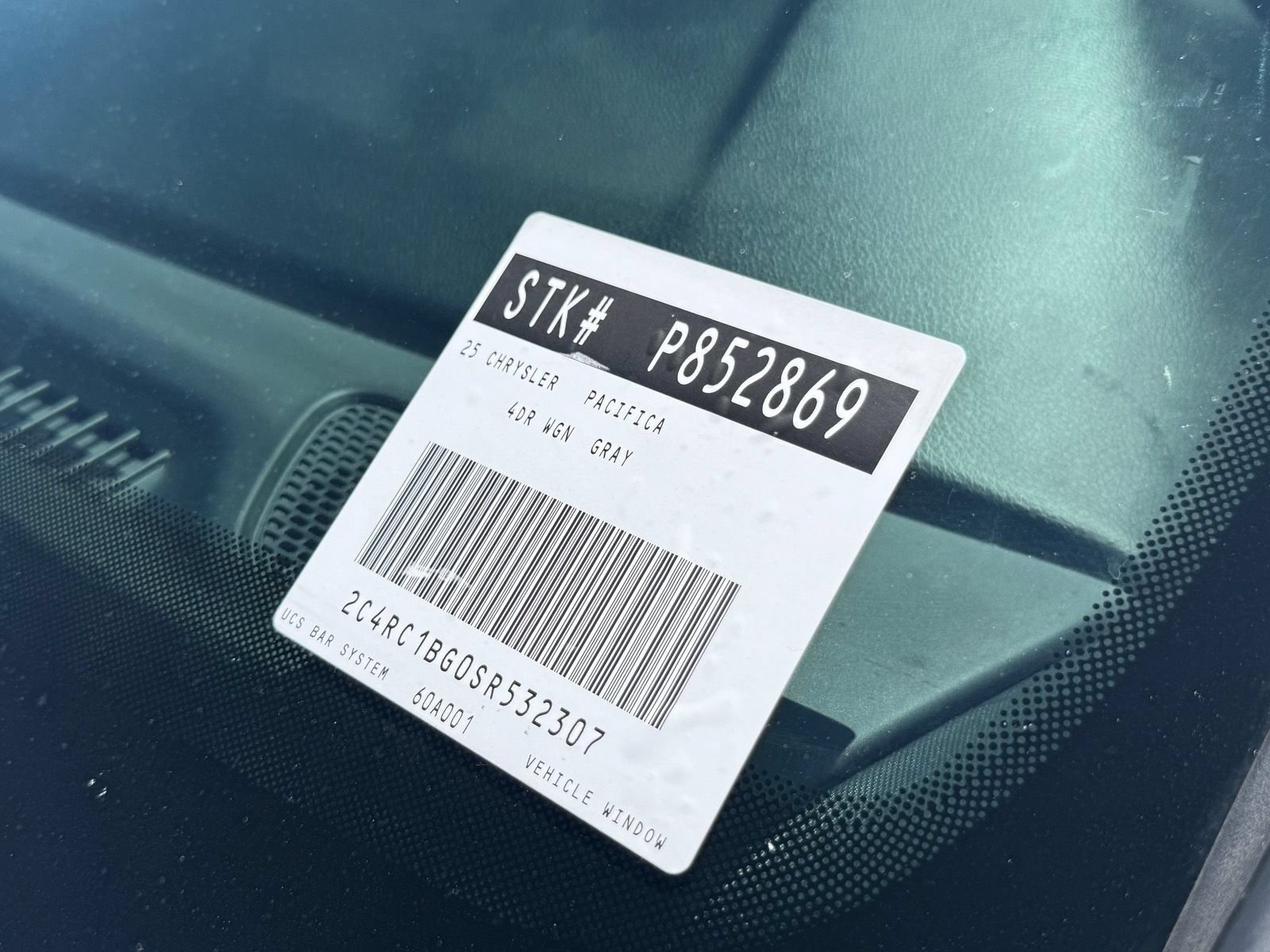 Used 2025 Chrysler Pacifica Select FWD image 34