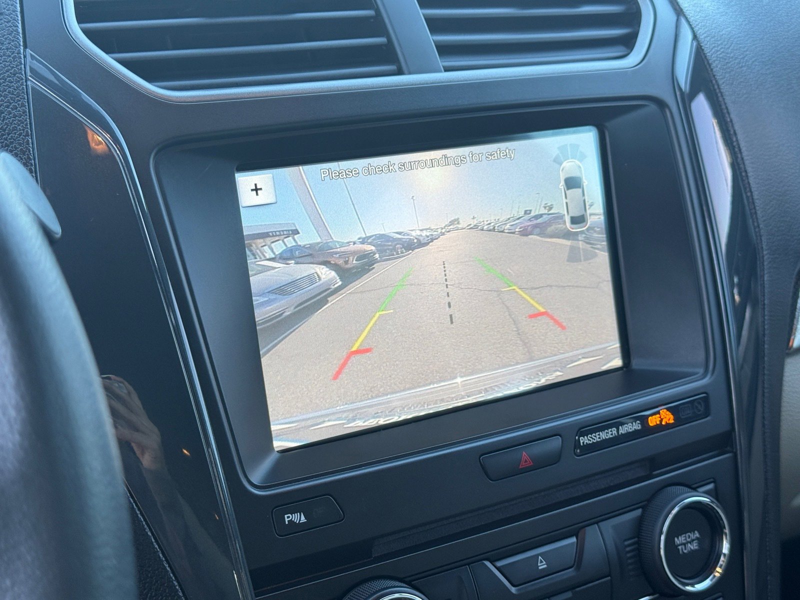 Used 2018 Ford Explorer XLT w/ Equipment Group 202A image 19