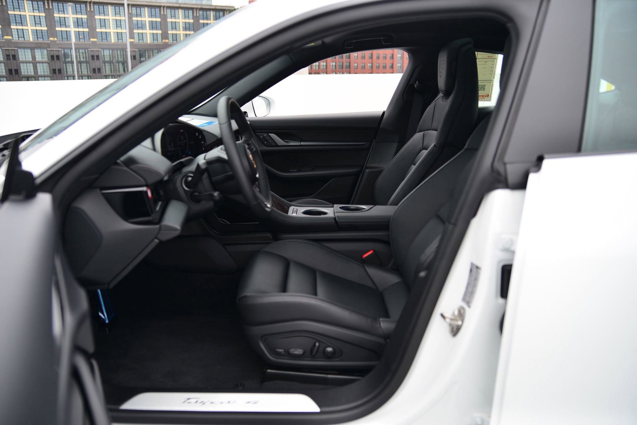 Used 2025 Porsche Taycan image 26