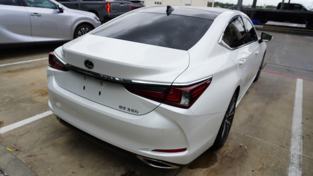 Certified 2024 Lexus ES 350 w/ Premium Package FWD image 5