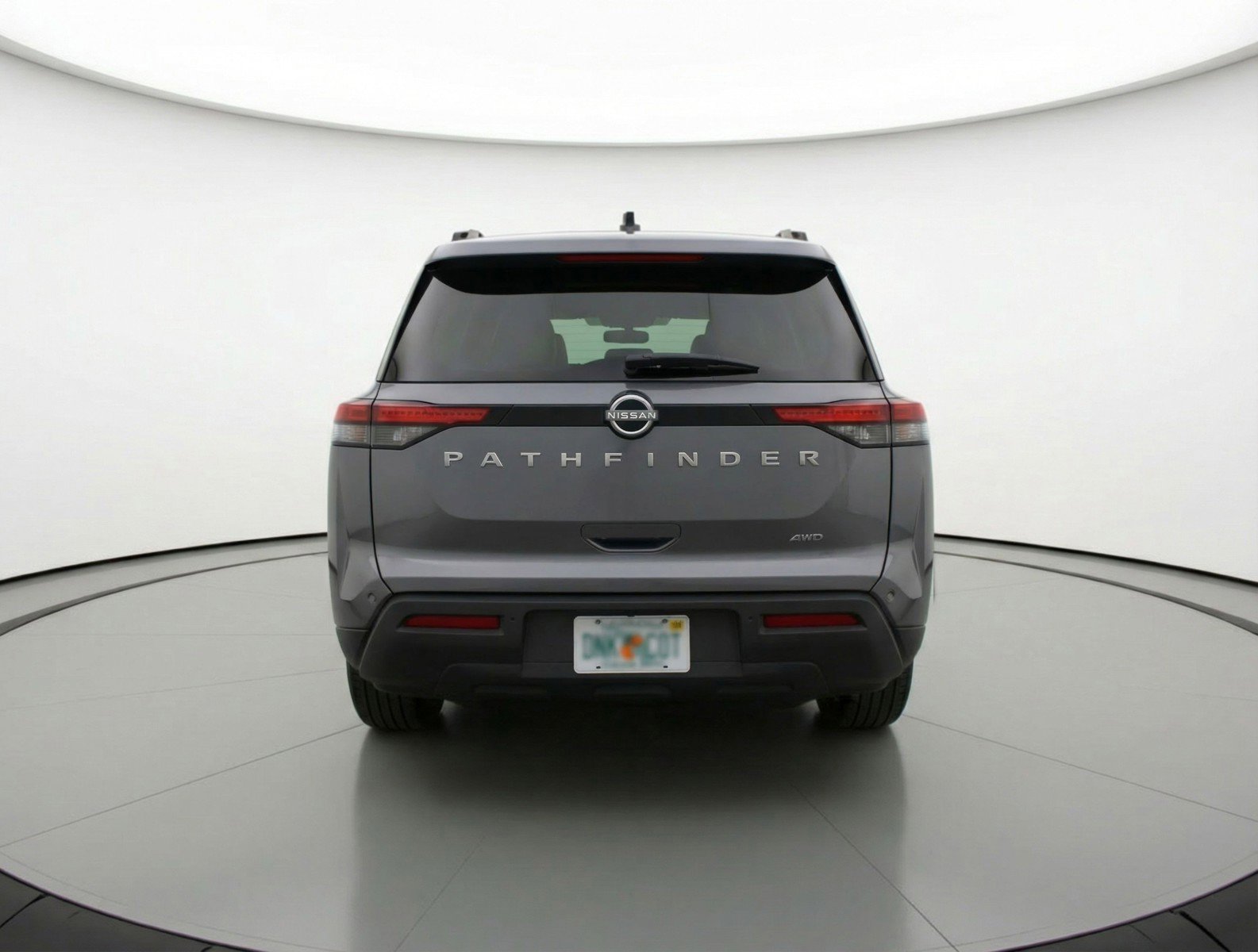 Used 2025 Nissan Pathfinder SV image 7