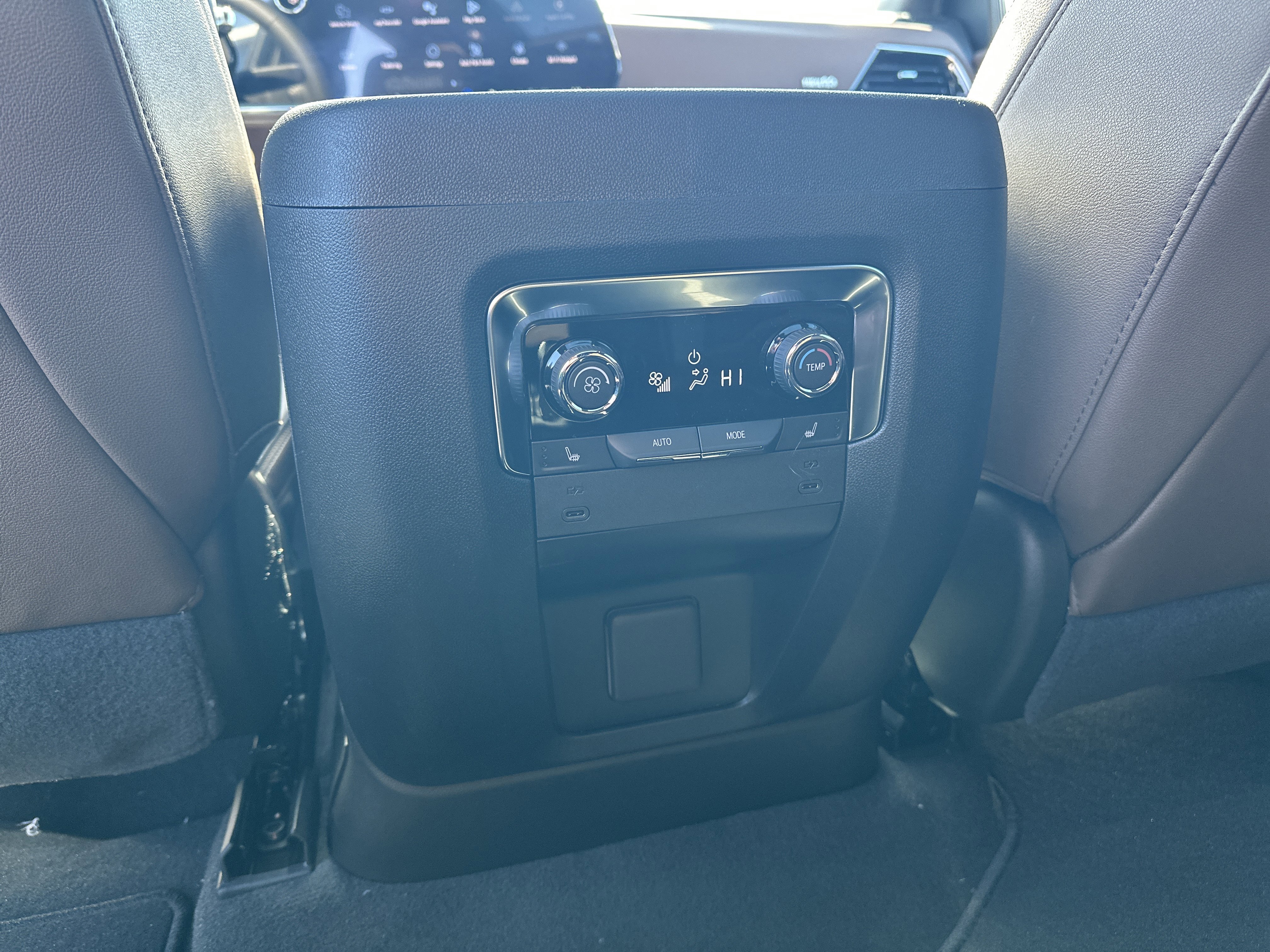 New 2026 Chevrolet Suburban High Country w/ Sun And Tow Package image 24