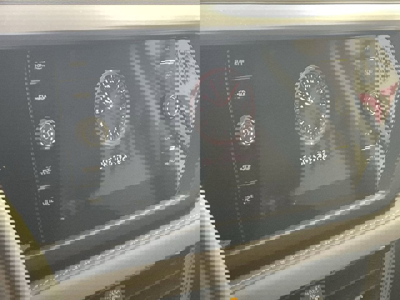 Used 2024 Volkswagen Taos SE FWD image 16