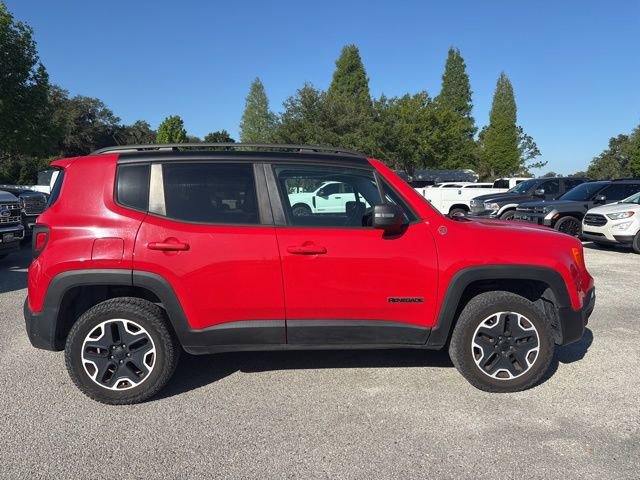 Used 2017 Jeep Renegade Trailhawk w/ Premium Trailhawk Package AWD/4WD image 4