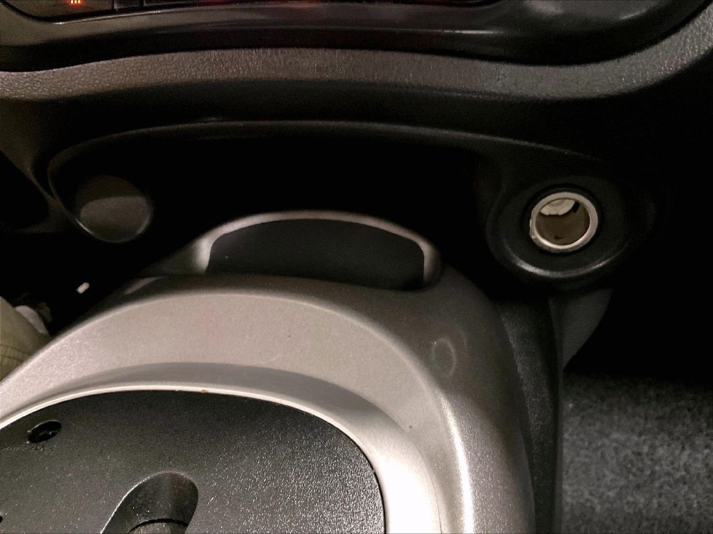 Used 2013 Nissan Juke SV AWD/4WD image 26