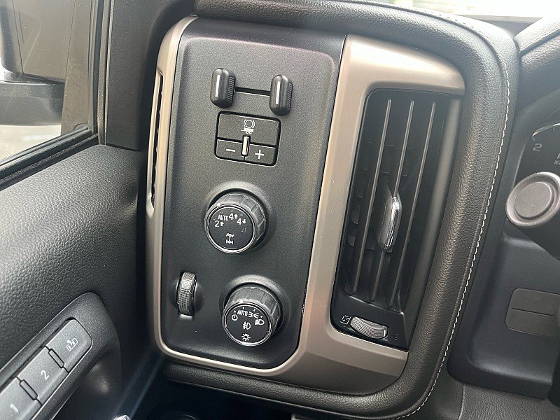 Used 2018 GMC Sierra 1500 Denali w/ Denali Ultimate Package AWD/4WD image 32