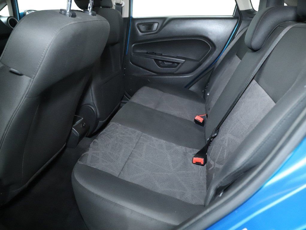 Used 2013 Ford Fiesta SE image 14